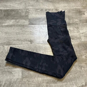 Spanx Gray and Black Camo Seamless Leggings in Size Small